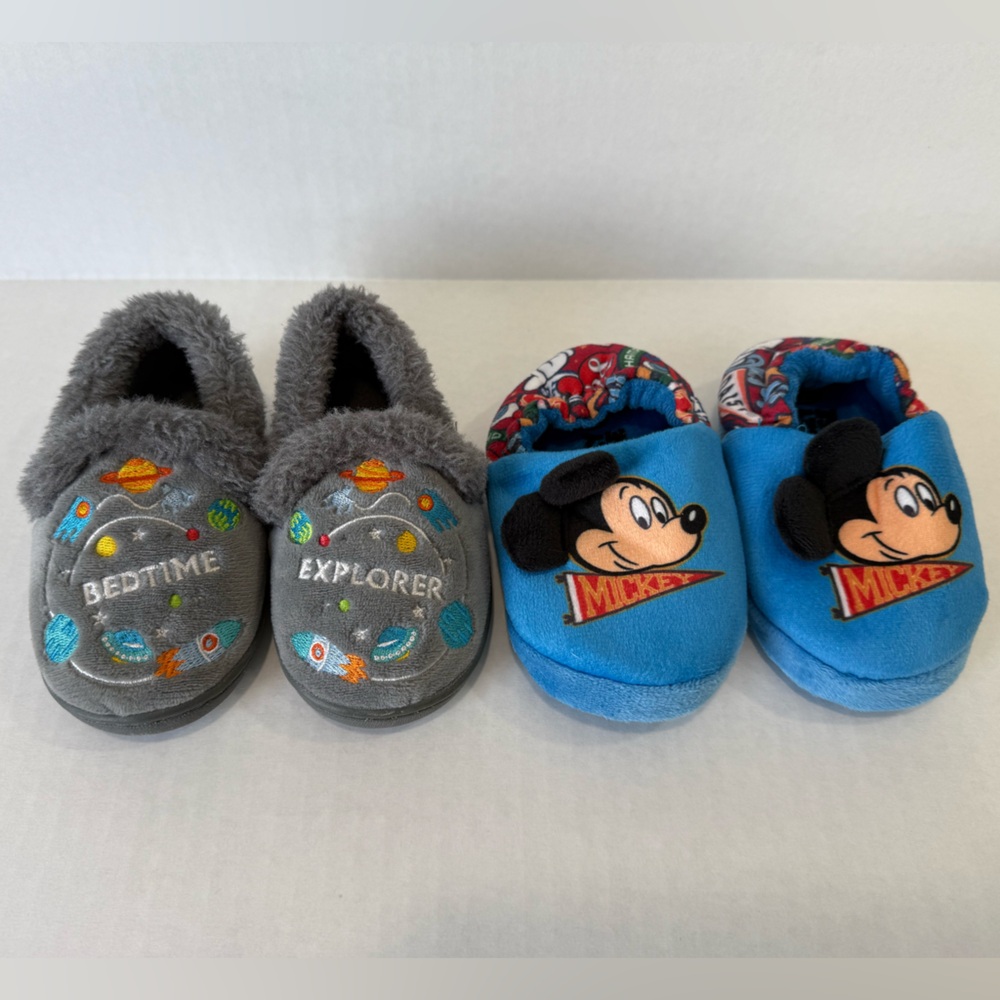 Disney Kids Slippers / Space kids Slippers Gray and Blue size 5-6